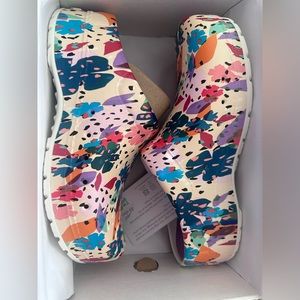 Dansko Kane Molded clogs